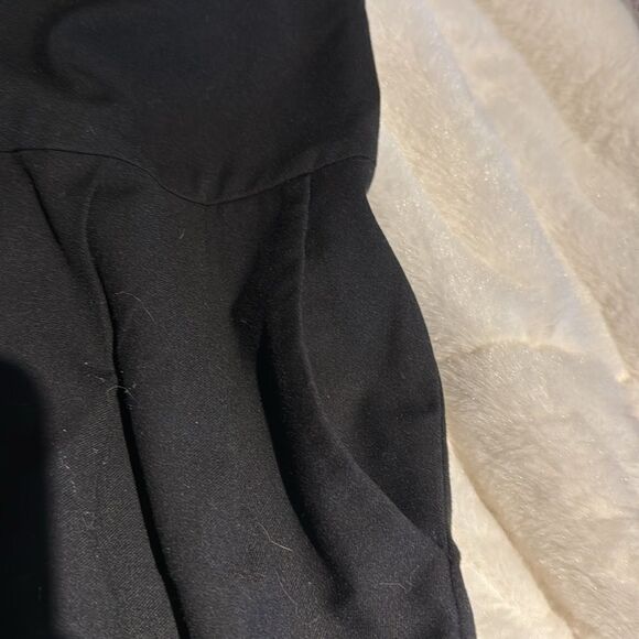 French Connection Size 4 Black Pleated Suiting Skirt w/ Pockets - Picture 11 of 11